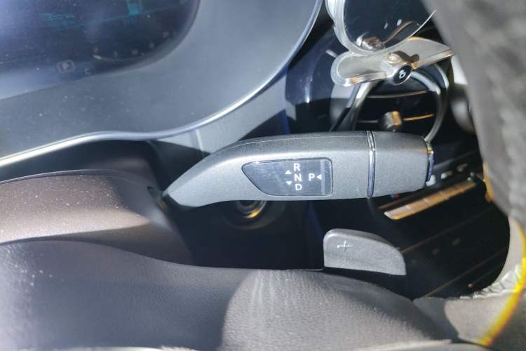 Used Mercedes-Benz GLC 2020 Facelifted GLC 260 L 4MATIC Dynamic Edition Gear Lever