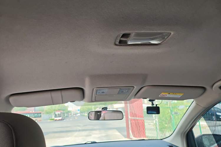 Used Nissan Tiida 2016 1.6L CVT Joyride Edition Headliner