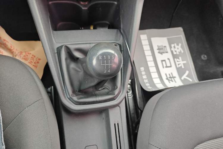 Used Volkswagen Jetta 2019 Dream Edition 1.4L Manual Fashion Version Gear Lever