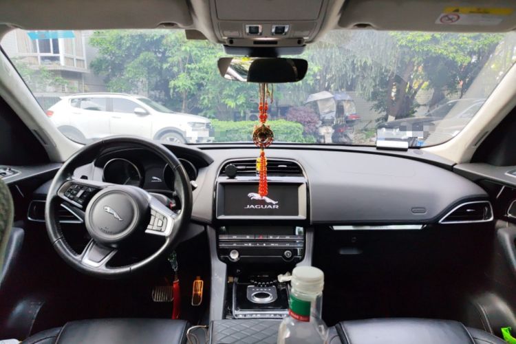 Used Jaguar F-PACE 2019 2.0T Four-Wheel Drive Urban Luxury Edition Headliner