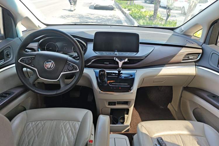 Used Buick GL8 2023 Land Executive Class Smart Enjoyment Model
