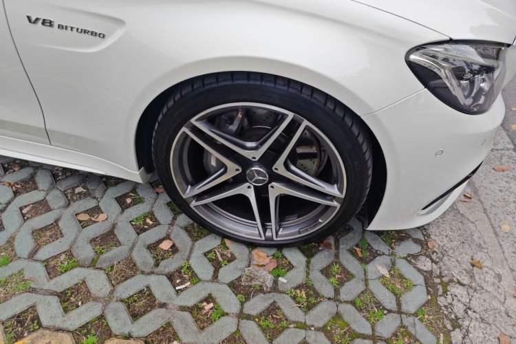 Used Mercedes-Benz C-Class AMG 2016 AMG C 63 Coupe Right Front Wheel Hub