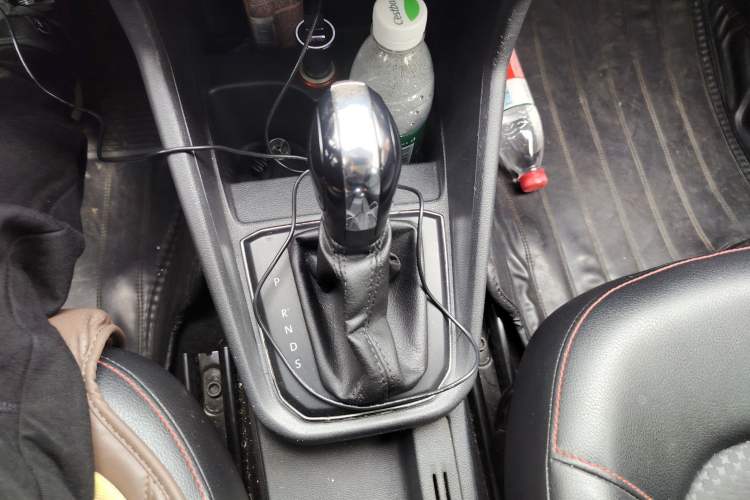 Used Volkswagen Santana 2017 Haval H9 1.6L Automatic Comfort Edition Gear Lever