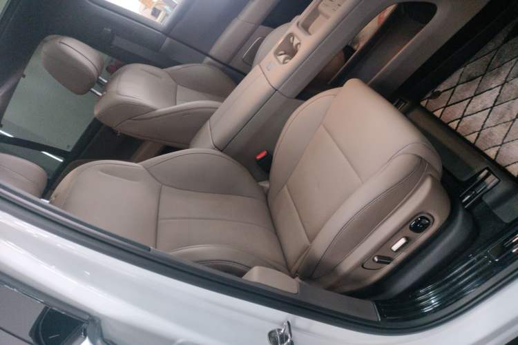 Used Li Auto i6 2025 Model Two-Wheel-Drive Standard Type