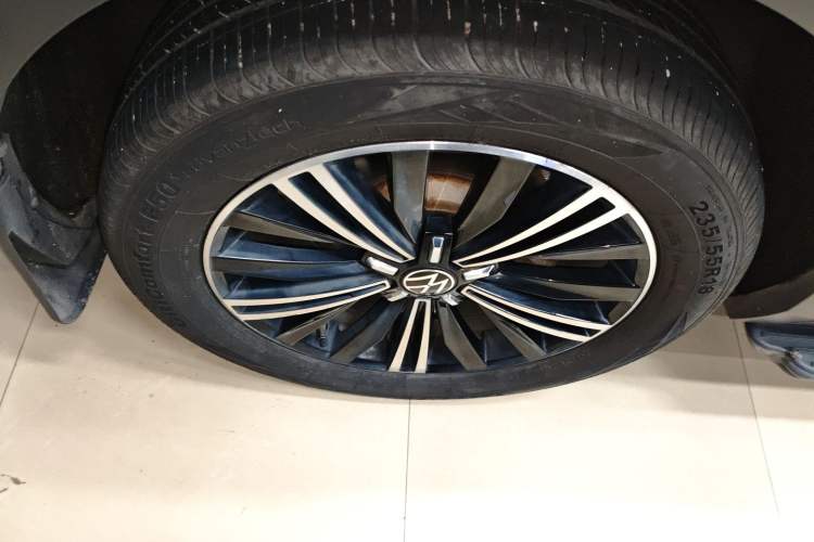 Used Volkswagen Tiguan L 2021 330TSI Automatic Two-Wheel Drive Smart Edition
