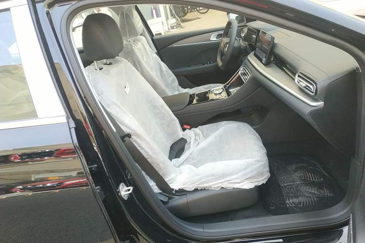 Used Geely Galaxy Stellar 6 2026 Model 125km Free-Style Edition
