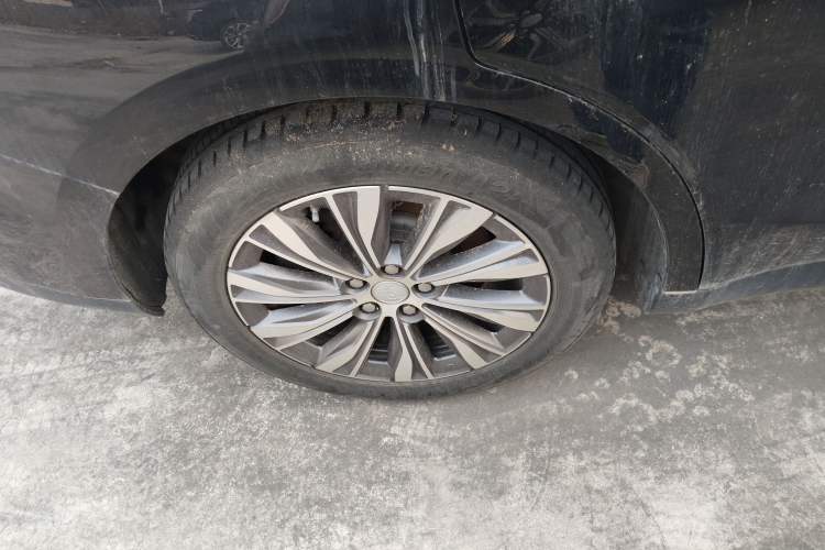 Used Hongqi E-QM5 2022 431 km Charge & Enjoy Edition
