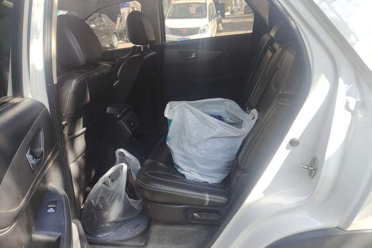 Used Dongfeng Fengon S560 2018 1.8L Manual Comfort 7-Seater Left Rear Seat