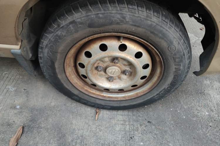 Used Foton Scenic V5 2015 1.2L Standard G12 Right Front Wheel Hub