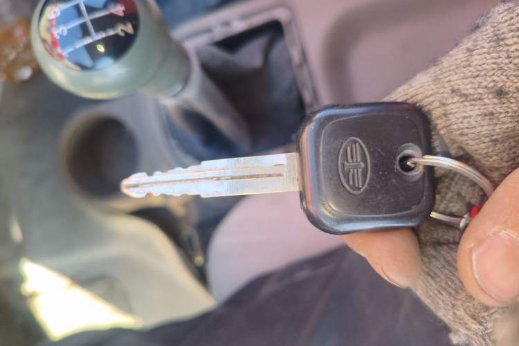 Used FAW Jiabao V70 2011 1.0L Standard Edition DA465QA
