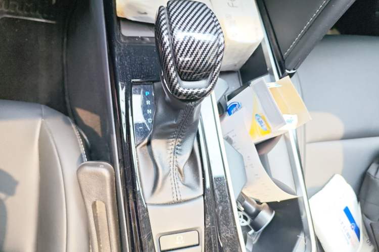 Used Toyota Camry 2024 Dual-Motor 2.0 HE Elite Edition Gear Lever