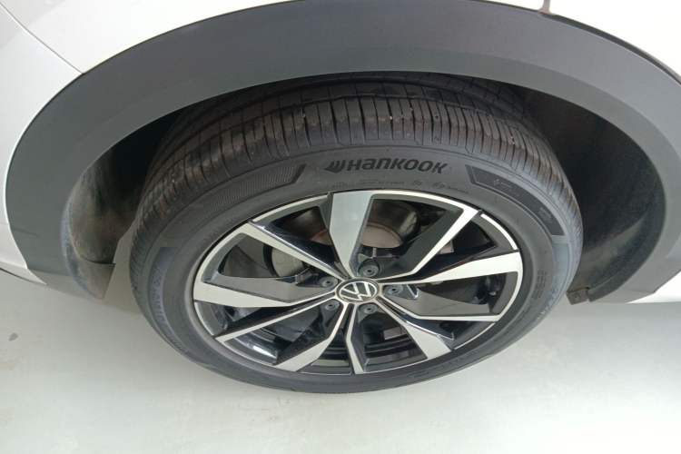 Used Volkswagen T-ROC 2023 300TSI DSG Two-Wheel-Drive Chen Guang Edition
