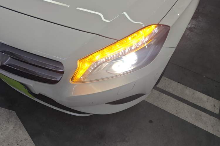 Used Mercedes-Benz A-Class 2015 A 200 Fashion Model Left Front Headlight