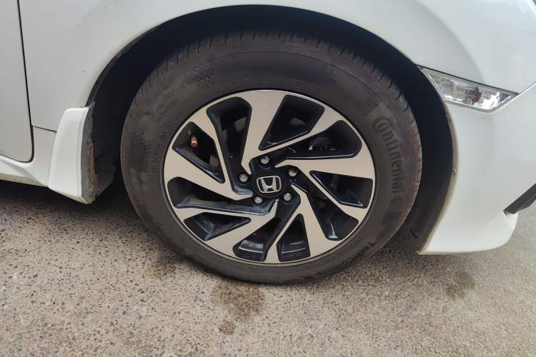 Used Honda Civic 2016 220TURBO CVT Luxury Edition Right Front Wheel Hub