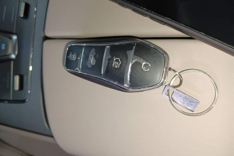 Used BYD Tang New Energy 2025 Intelligent Driving Version DM-i 115KM Flagship Edition Interior 1