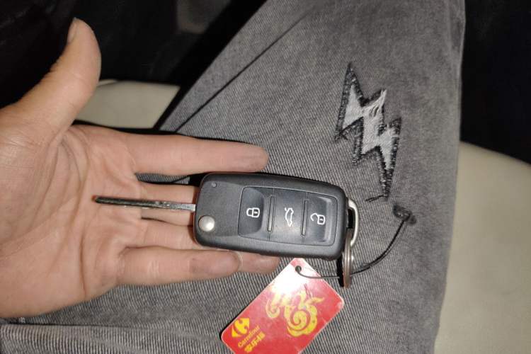 Used Volkswagen Sagitar 2014 1.6L Manual Comfort Model Vehicle Key