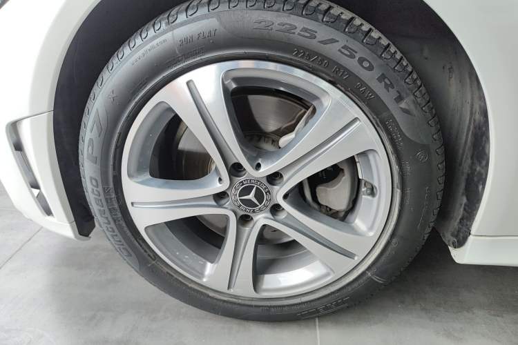 Used Mercedes-Benz C-Class 2019 Restyled C 260 L Sport Edition Left Front Wheel Hub