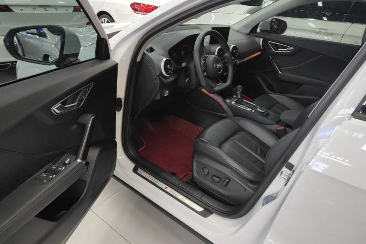 Used Audi Q2L 2023 35TFSI Fashion Dynamic Model Interior 3