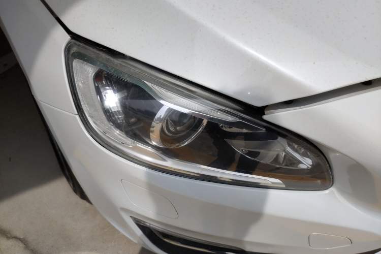 Used Volvo V60 2015 T5 Zhiyi Edition Right Front Headlight