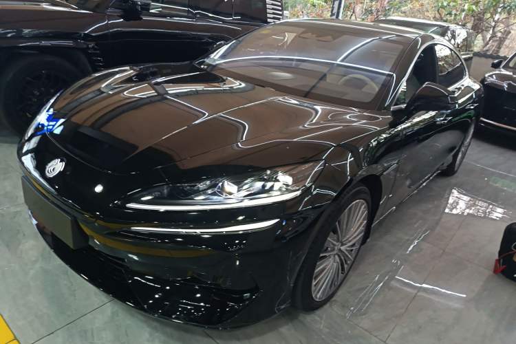 Used Denza Z9 2024 1100 km All-Wheel-Drive Ultra Version