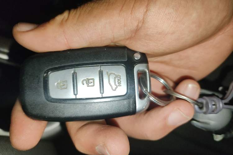 Used Hyundai ix35 2012 2.0L Automatic Two-Wheel Drive Elite Edition GLS Vehicle Key