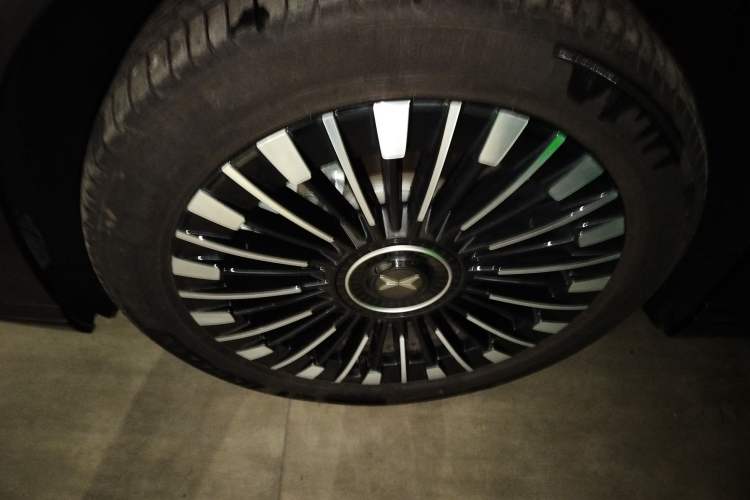 Used XPeng X9 2025 740 Ultra-Long Range Max