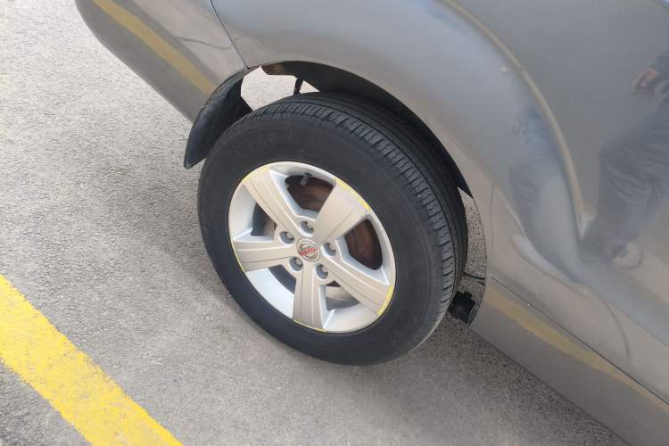 Used Jinbei Gold Hiace 2021 1.5L Passenger Van Travel Lion 6-Seater Right Rear Wheel Hub