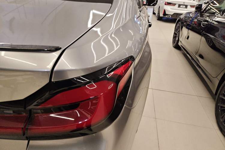 Used BMW 5 Series 2023 530Li Luxury Edition M Sport Package Right Rear Taillight