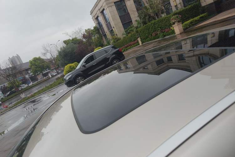 Used Geely Auto Emgrand GT 2016 1.8T Zunya Model Roof