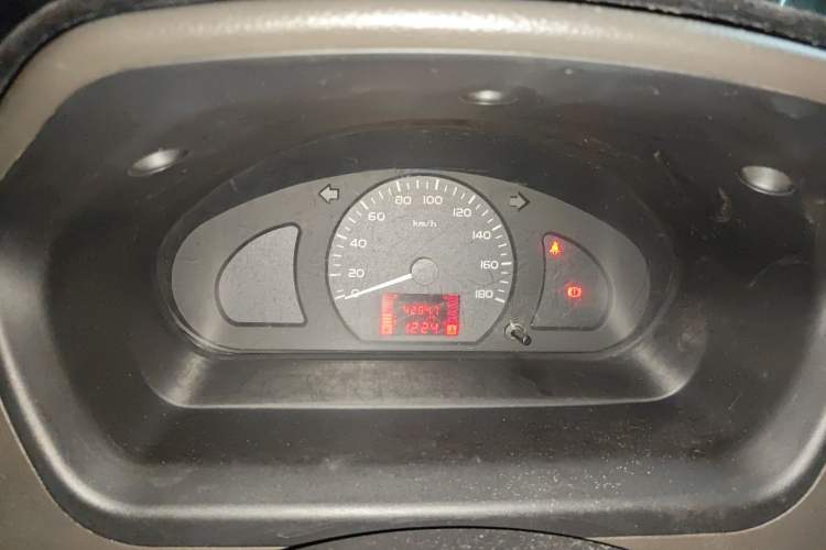 Used Wuling Rongguang S 2021 1.2L Standard Model Window-Sealed Car with Air Conditioning 2 Seats LSI Instrument Cluster