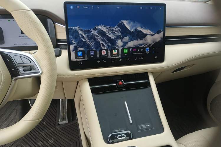 Used Hima AITO M7 2024 1.5T Intelligent Drive Rear-Drive Ultra Version 5 Seats Audio And AC Panel