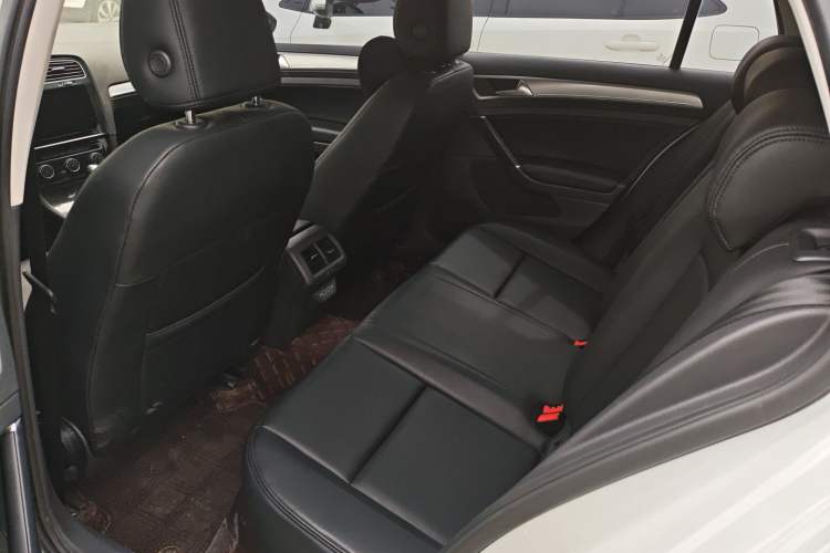 Used Volkswagen Golf 2020 200TSI DSG Comfortable and Ambitious Edition Left Rear Seat