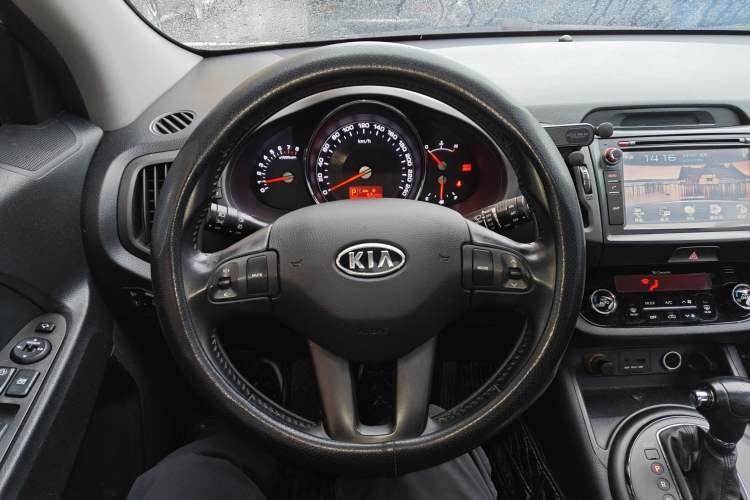 Used Kia Sportage R 2014 2.0L Automatic Two-Wheel Drive GLS Trim