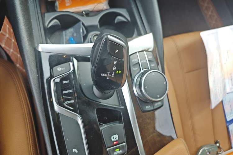 Used BMW 5 Series 2018 528Li Launch Special Edition Gear Lever