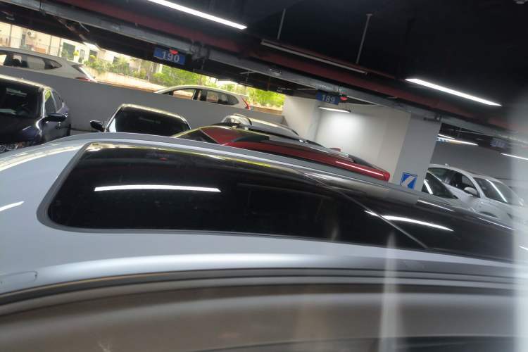 Used Geely Galaxy Xingjian 7 EM-i 2025 120km Launch+ Version Roof