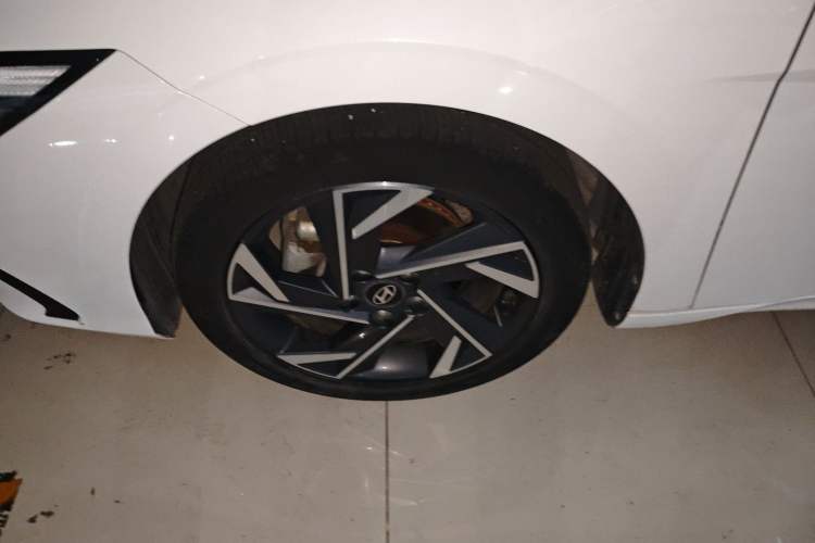 Used Hyundai Elantra 2023 1.5L CVT GLX Elite Edition Left Front Wheel Hub