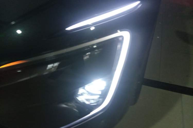 Used Avatr 12 2025 Ultra Extended-Range Edition Left Front Headlight