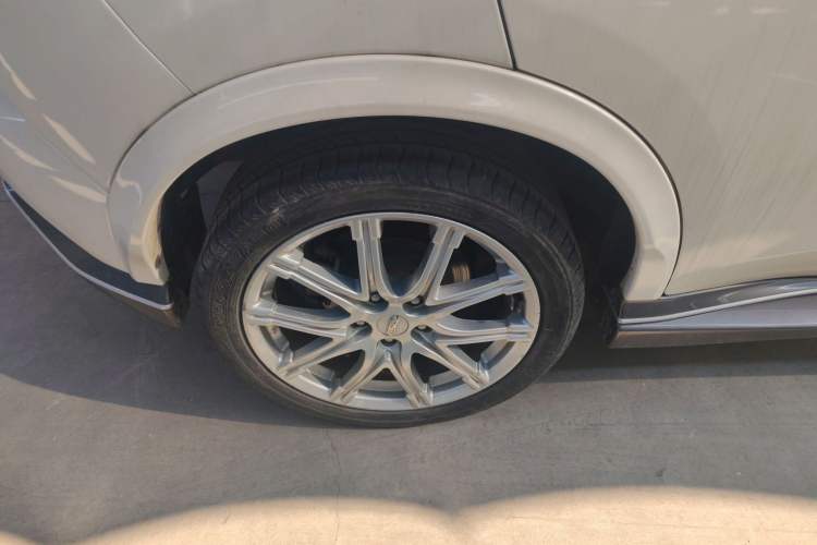 Used Infiniti ESQ 2014 1.6L Spontaneous Edition