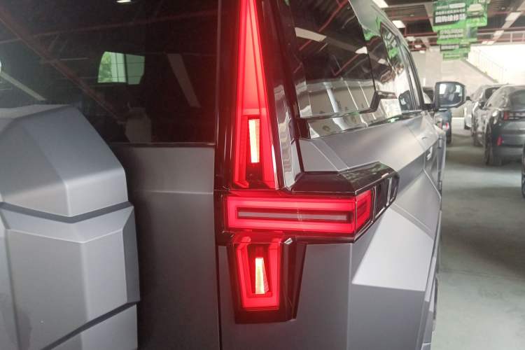 Used Brave warrior 917 2023 Range-Extended Base Model