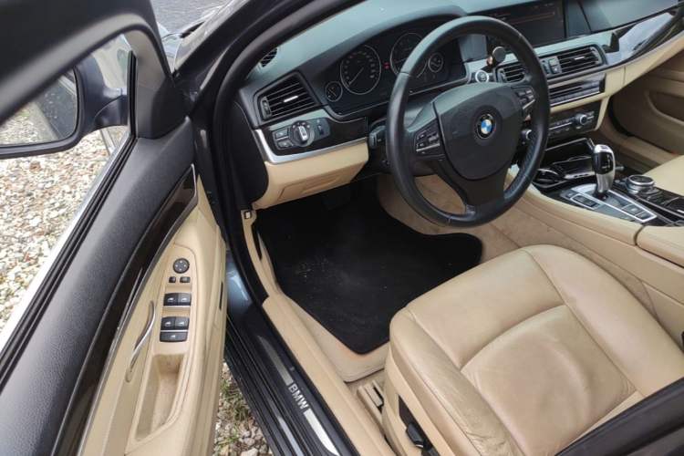 Used BMW 5 Series 2013 525Li Luxury Model