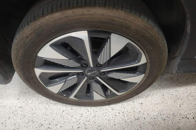 Used BYD Song PLUS New Energy 2025 EV Intelligent Driving Version 520km Premium Model
