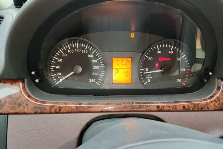 Used Mercedes-Benz Vito 2013 3.0L Elite Edition