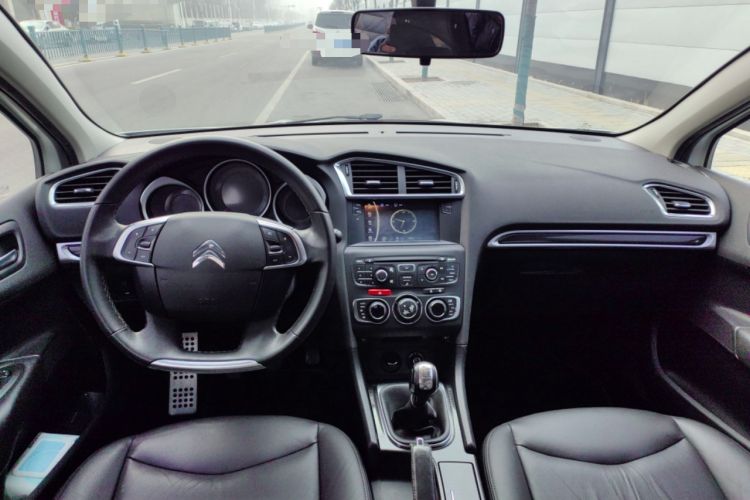 Used Citroen C4L 2013 1.8L Manual Jingzhi Edition Center Console