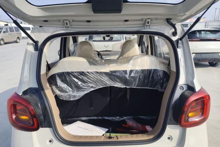 Used Wuling Hongguang MINIEV 2025 Four-Door Version Advanced Edition
