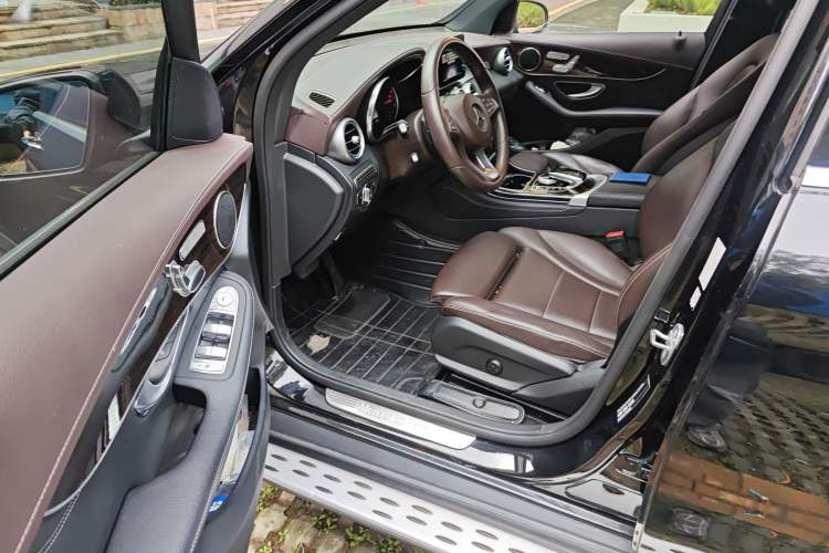 Used Mercedes-Benz GLC 2019 GLC 260 L 4MATIC Dynamic Model