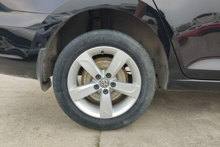 Used Volkswagen Santana 2015 1.6L Manual Comfort Edition Right Rear Wheel Hub