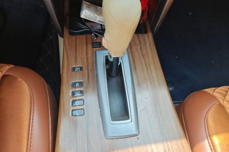 Used Nissan Teana 2011 2.0L XE Standard Edition Gear Lever