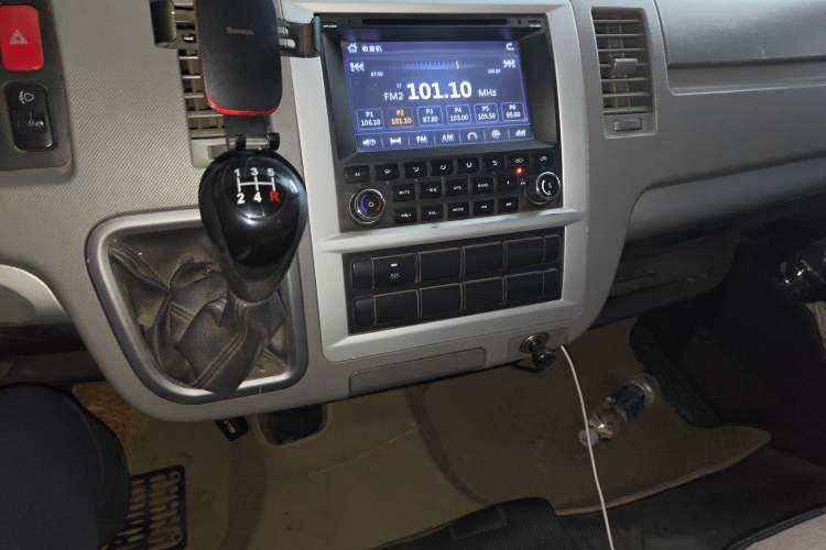 Used Foton Scenic G7 2014 2.0L Shangtong Version Short Wheelbase High Roof 486EQV4