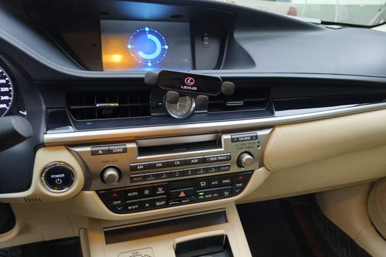 Used Lexus ES 2013 300h Elite Edition