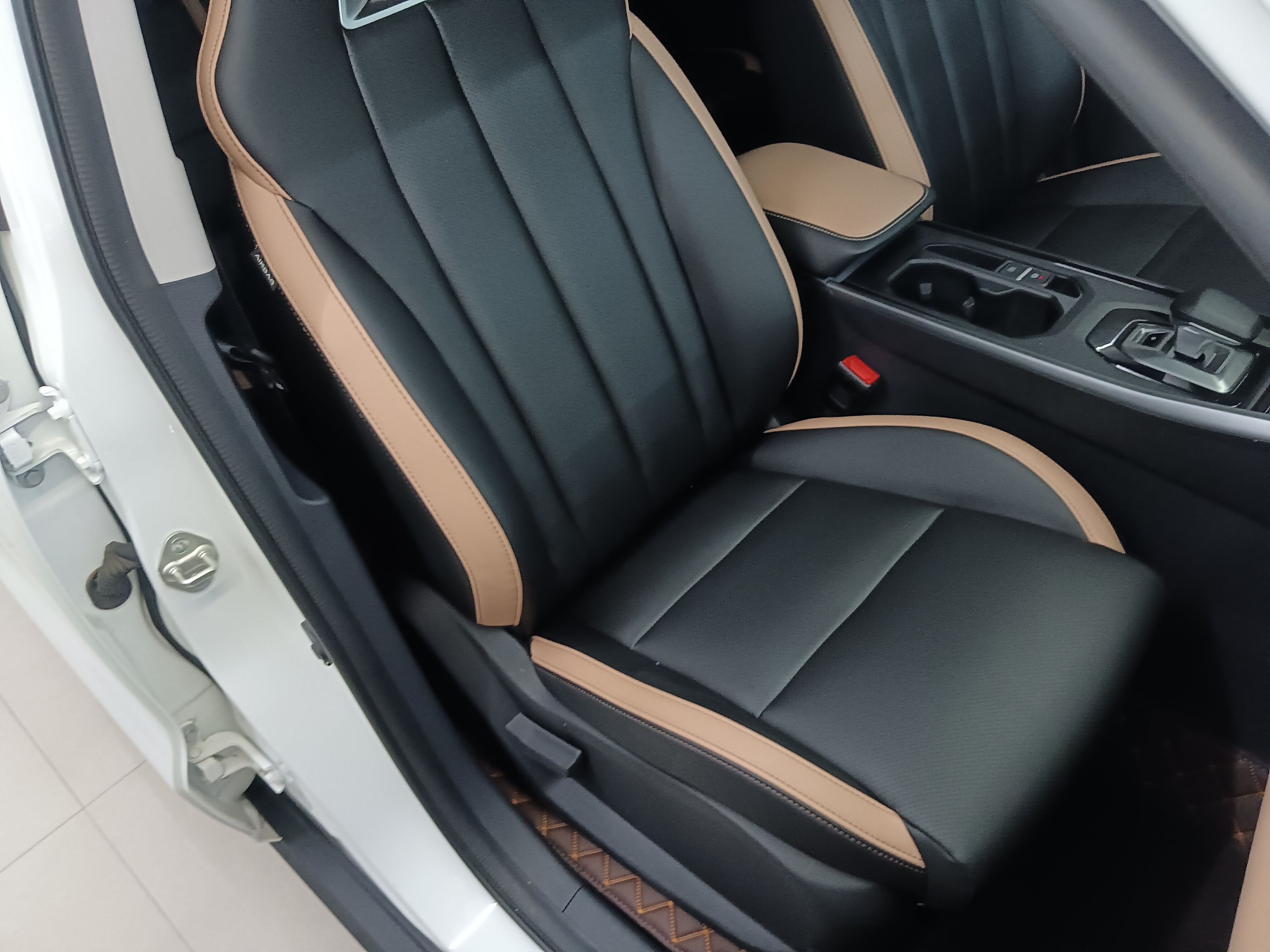 Geely Auto Haoyue PRO 2024 1.5T DCT Zongheng+ — снимка 19